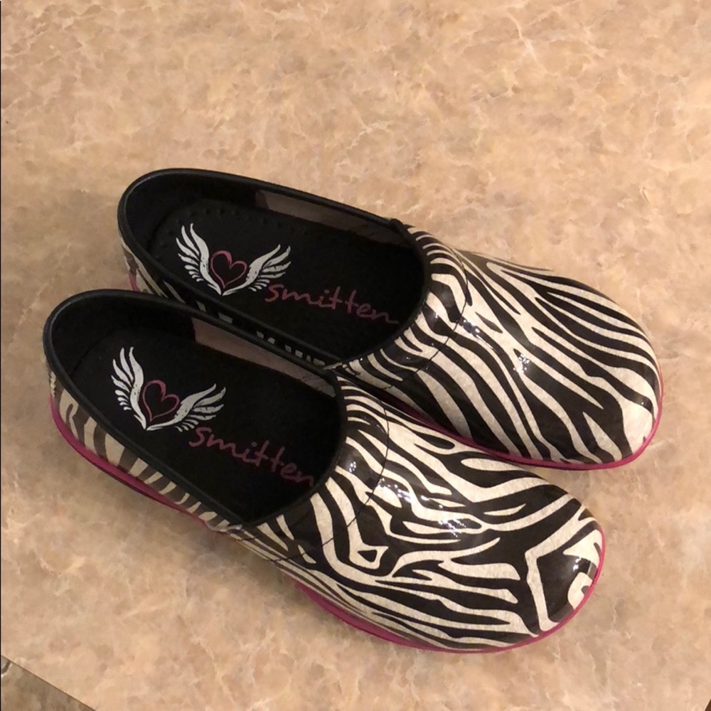 Zebra design. Smitten clogs